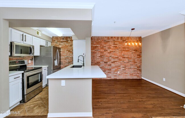 2025 E Campbell Ave Phoenix, AZ 85016 photo 4