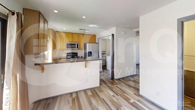7801 N 44th Dr Glendale, AZ 85301 photo 4