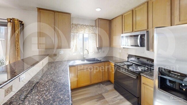 7801 N 44th Dr Glendale, AZ 85301 photo 3