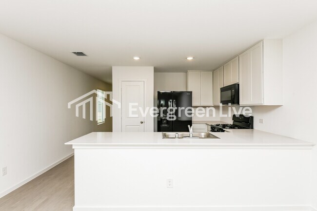1661 Stellar Sea Lane, Fort Worth, TX 76140 photo 5