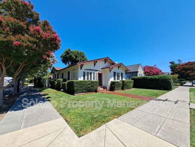 1938 3rd St Napa, CA 94559 photo 2