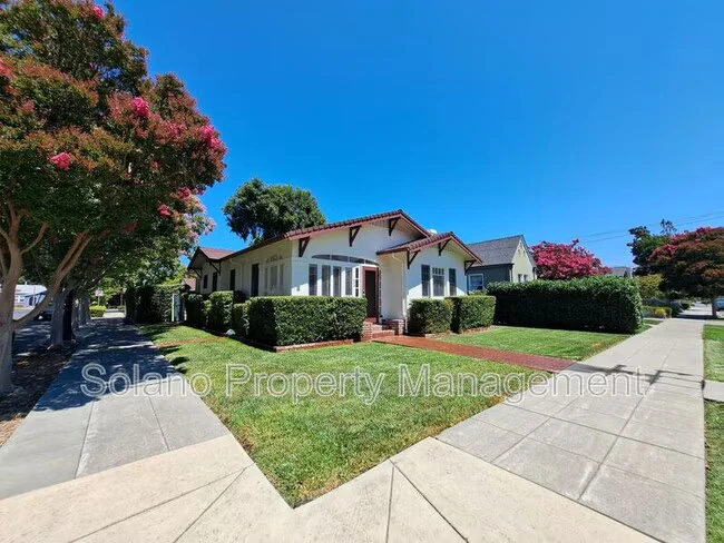1938 3rd St Napa, CA 94559 photo 2