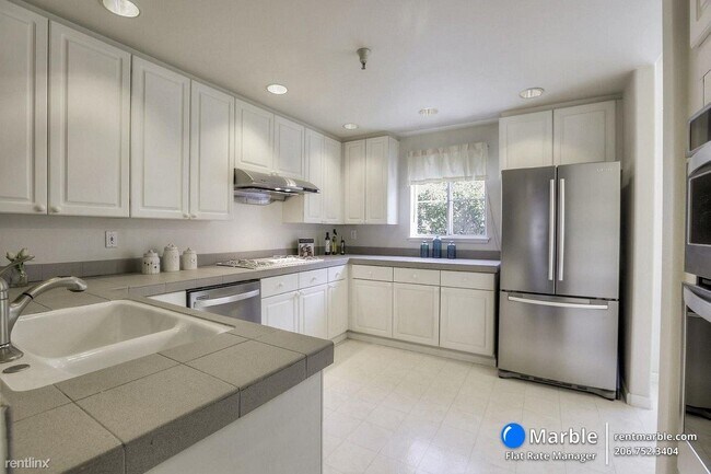 405 Emerald Bay Lane, Foster City, CA 94404 photo 5