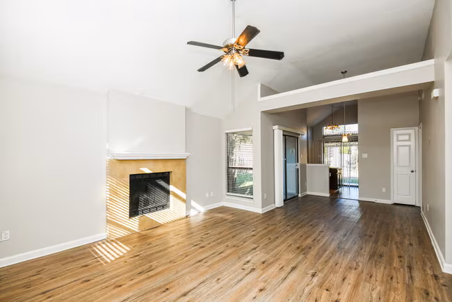 103 Hardin Dr photo 4