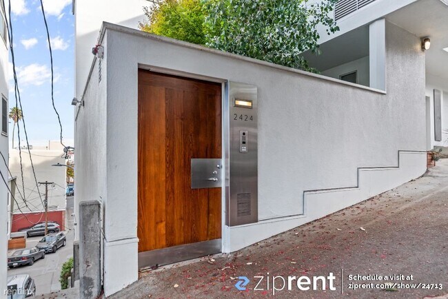 2424 Jones Street, San Francisco, CA 94133 photo 2