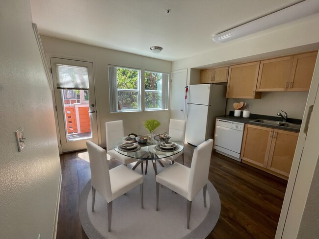Sunset Creek Apartments photo 5