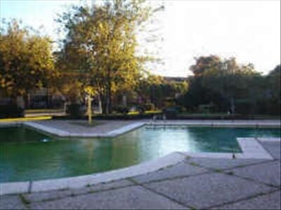 Plaza Verde Condos for Rent photo 2