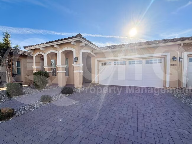 17155 W Artemisa Ave Surprise, AZ 85387 photo 2