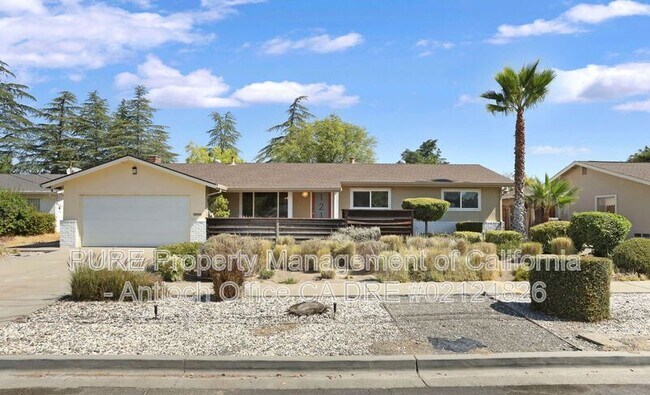 121 Ridgerock Dr
