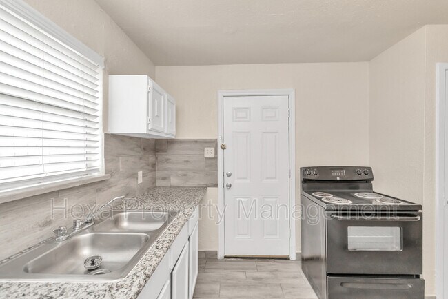 Dabney Condos photo 3