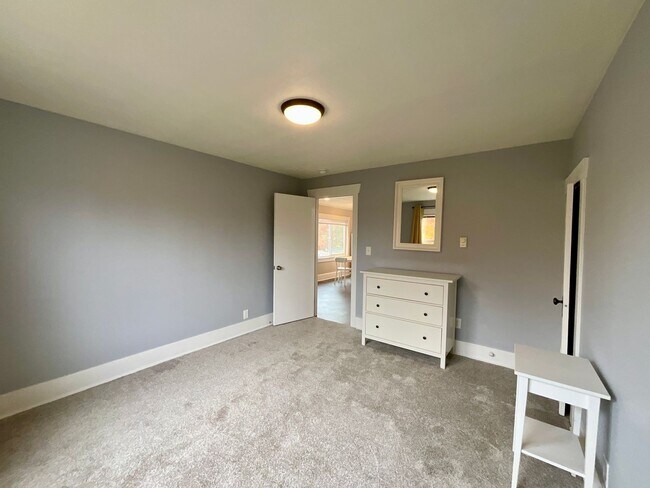 1106 N 49th St Seattle, WA 98103 photo 5
