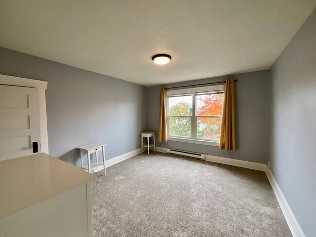 1106 N 49th St Seattle, WA 98103 photo 4