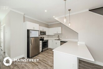 1244 Lonsdale Ave photo 5
