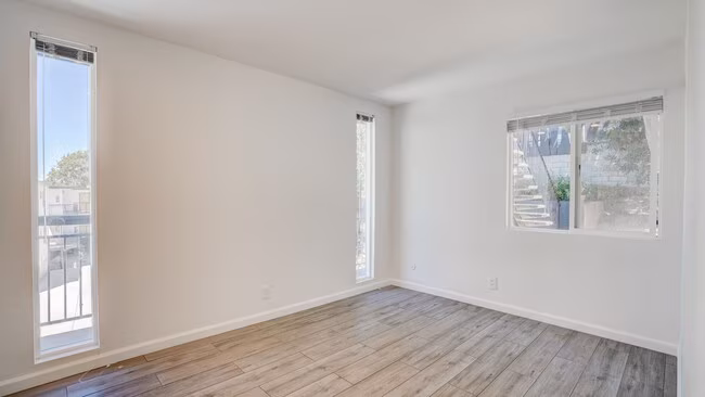Edgewater Apartments photo 3