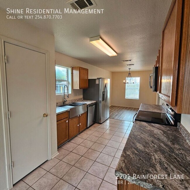 2201 Rainforest Ln Killeen, TX 76549 photo 3