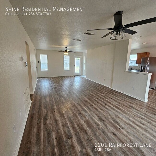 2201 Rainforest Ln Killeen, TX 76549 photo 2