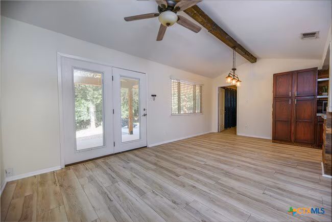 625 Creek Dr New Braunfels, TX 78130 photo 3