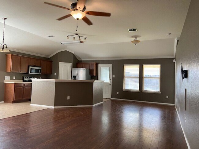 344 Amethyst Drive, Fort Worth, TX 76131 photo 4