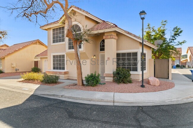 3915 E Gail Dr Phoenix, AZ 85044 photo 2