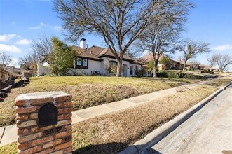 3005 Club Hill Drive, Garland, TX 75043 photo 5