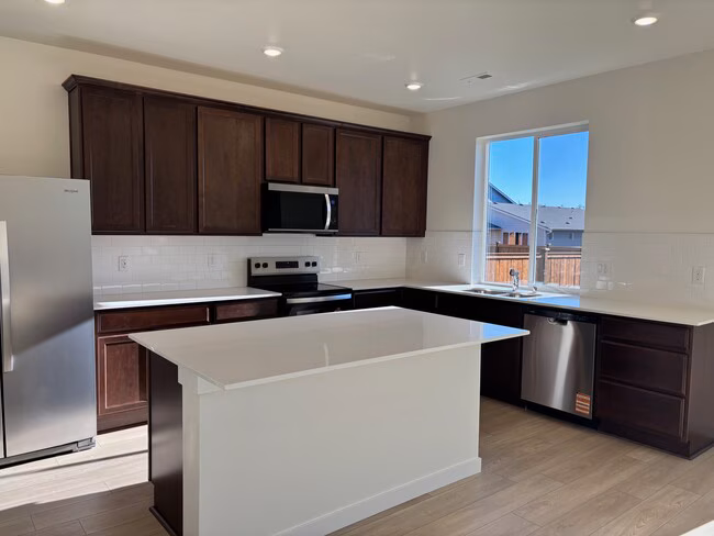 17058 126th St E Bonney Lake, WA 98391 photo 2