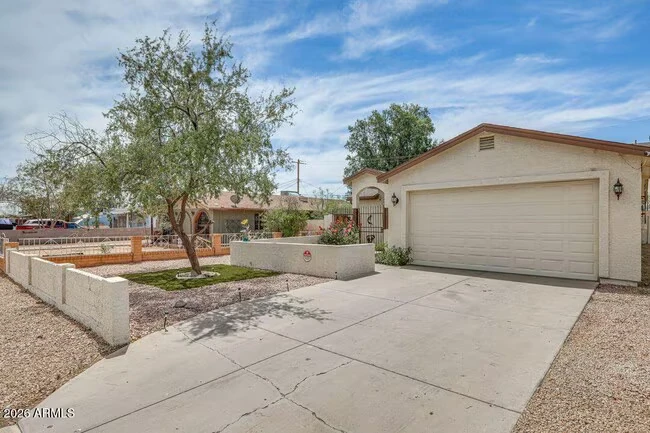 2919 W Palm Ln Phoenix, AZ 85009 photo 2