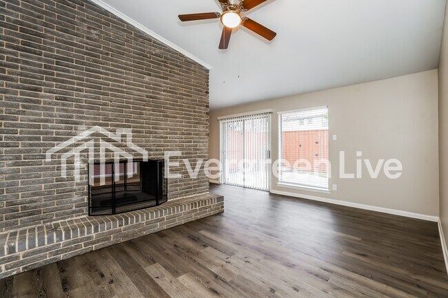 9538 Vinewood Drive, Dallas, TX 75228 photo 3