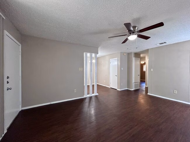 1500 No Mor Cove Austin, TX 78758 photo 4