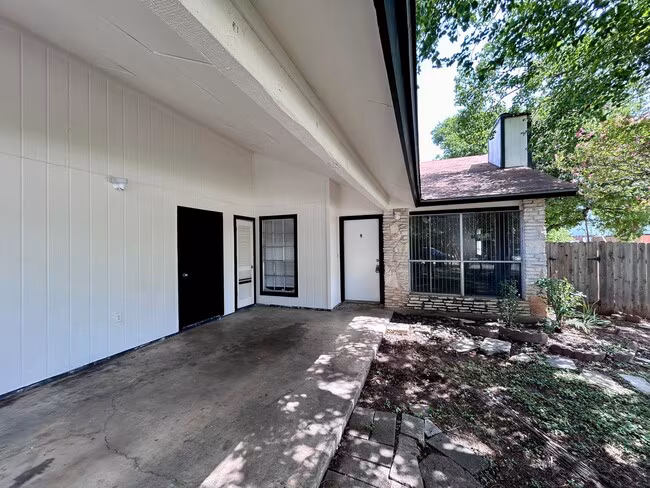 1500 No Mor Cove Austin, TX 78758 photo 3