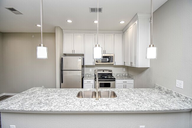 Springfield Crossing Apartments photo 3