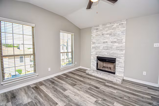 Springfield Crossing Apartments photo 4