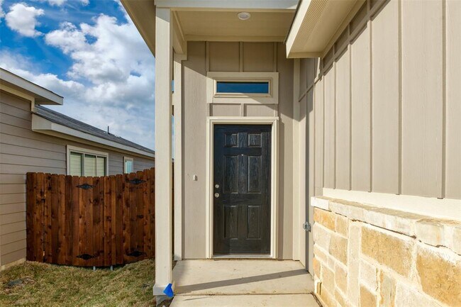 725 Fallow Drive, Venus, TX 76084 photo 3