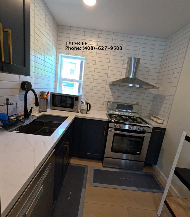 6115 Fremont St Oakland, CA 94608 photo 3