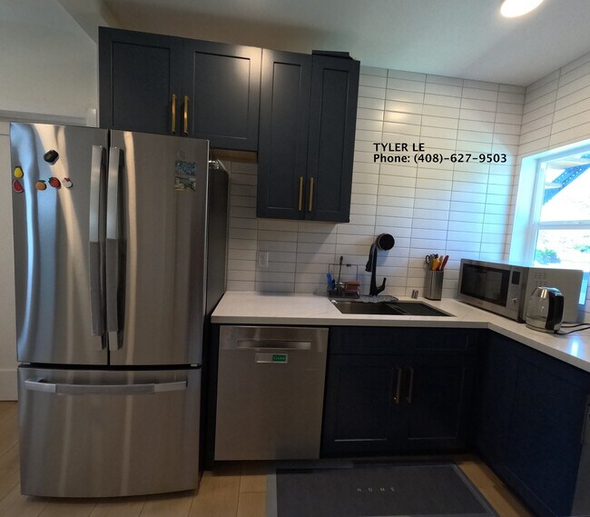 6115 Fremont St Oakland, CA 94608 photo 4