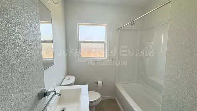 355 W 12th St Pittsburg, CA 94565 photo 4
