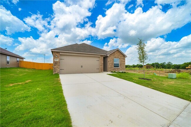18501 Quiet Range Dr Elgin, TX 78621 photo 3