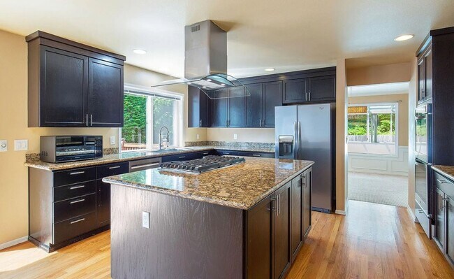 5 Bedroom Single Family Home in Lakemont photo 5