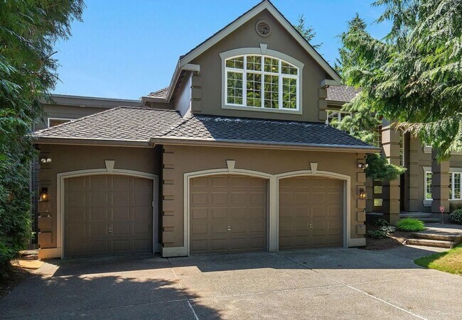 5 Bedroom Single Family Home in Lakemont photo 3