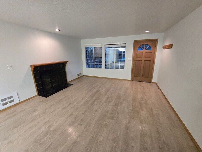 8425 238th St SW Edmonds, WA 98026 photo 2