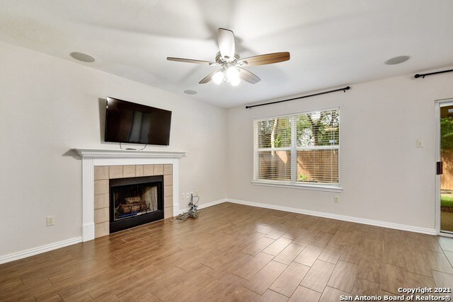 8107 Rustic Park San Antonio, TX 78240 photo 4