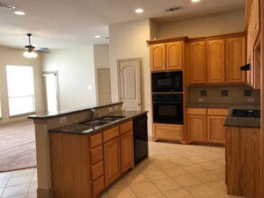 817 La Cima, Irving, TX 75039 photo 2