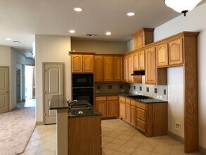 817 La Cima, Irving, TX 75039 photo 3
