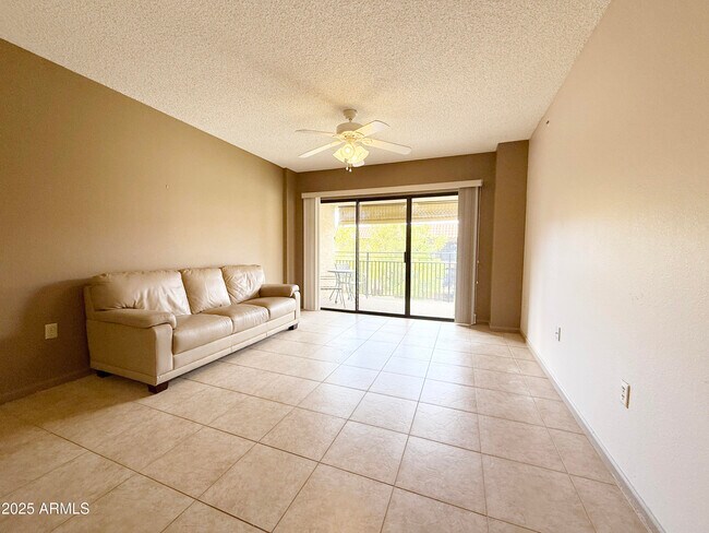 10330 West Thunderbird Boulevard, Sun City, AZ 85351 photo 2