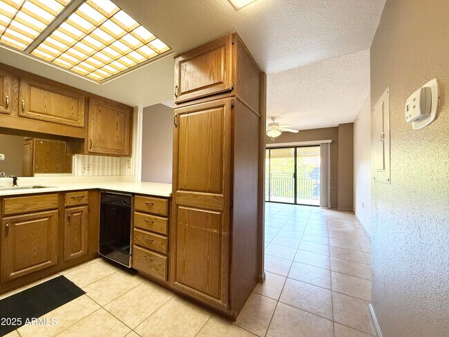10330 West Thunderbird Boulevard, Sun City, AZ 85351 photo 5