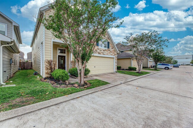 6443 Wilshire Fern, Houston, TX 77040 photo 3