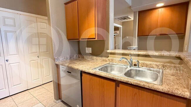 9820 N Central Ave Phoenix, AZ 85020 photo 3