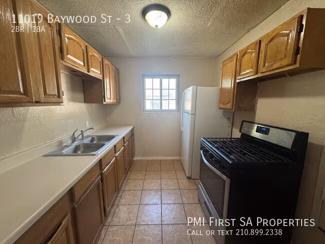 11019 Baywood St San Antonio, TX 78213 photo 2