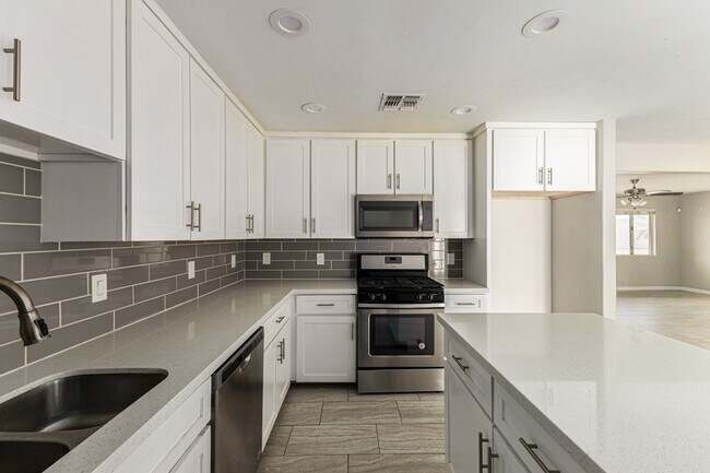 1310 W Romo Jones St Tempe, AZ 85281 photo 5
