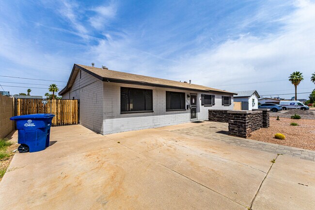 1310 W Romo Jones St Tempe, AZ 85281 photo 3