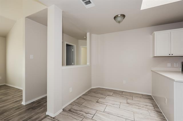204 Meadowbrooke Dr Cedar Hill, TX 75104 photo 3